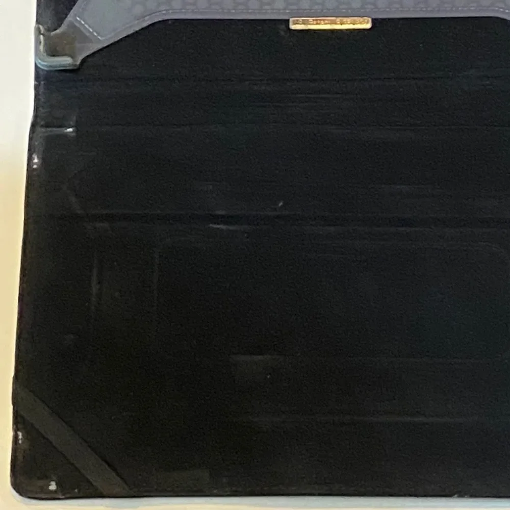 Microsoft Surface Leather Black Tablet Case PT-MS2LF2B U.S. Patent 8,281,924